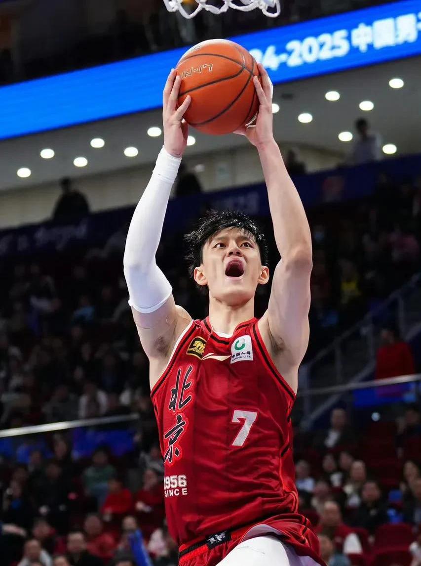 星空体育app下载-金州勇士迎CBA常规赛关键赛，今夜止住颓势，悬念犹存，身体对抗强度拉满(四川赛科消防)