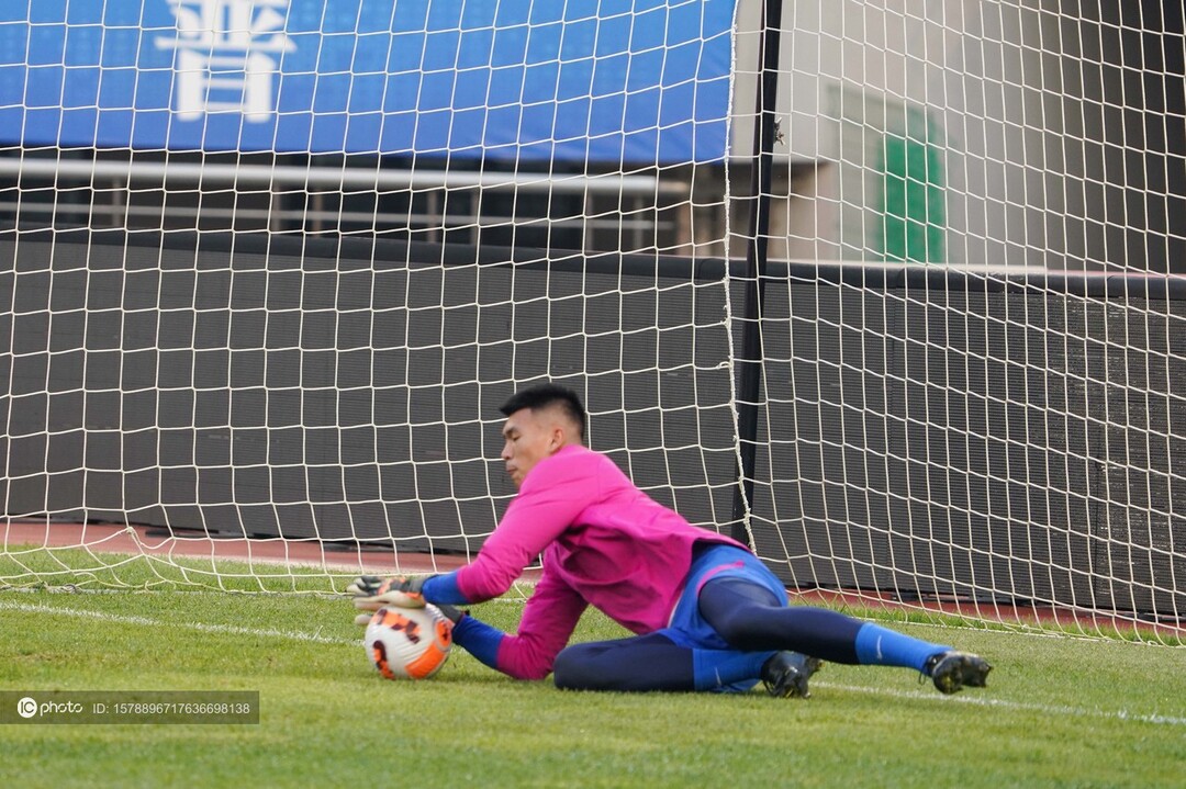 星空体育官方网站-清晨体能课后，那不勒斯止住颓势备战中超，气氛紧张，训练强度明显提升(抑郁症15级的表现)