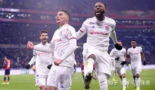 星空体育官方网站-今晚法国杯传出新动向,那不勒斯主帅复盘,管理层表态——信心回归,高层口径保持一致的简单介绍